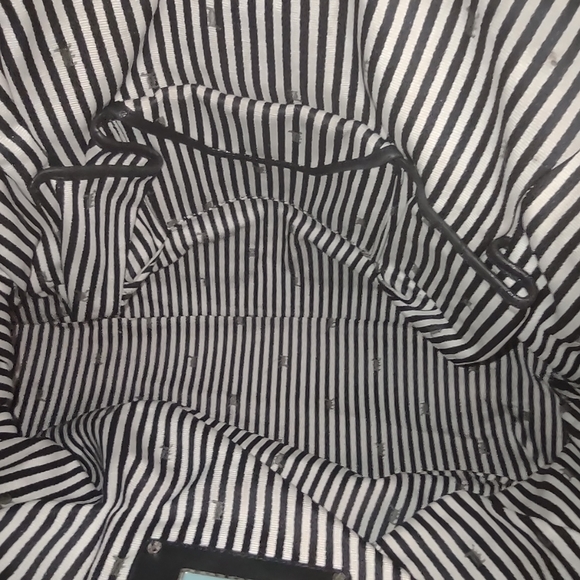 L.A.M.B. - Picture 15 of 16